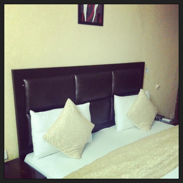 Hotel Pk Residency Noida Oda fotoğraf