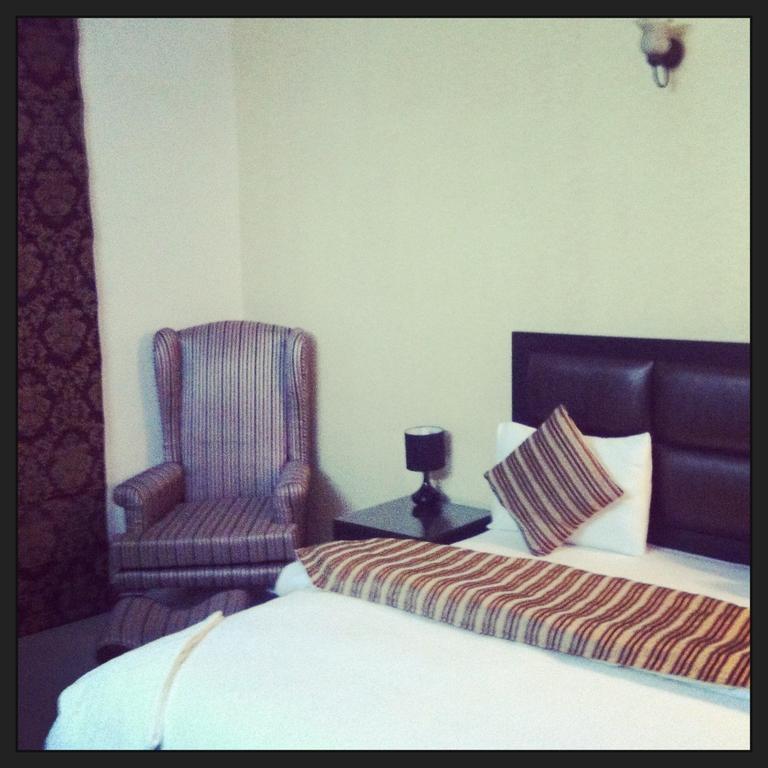Hotel Pk Residency Noida Oda fotoğraf